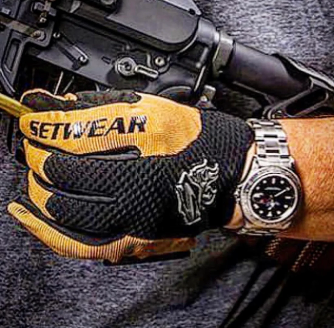 Setwear V.2 Stealth Glove in Tan, carabiner anchor loop detail