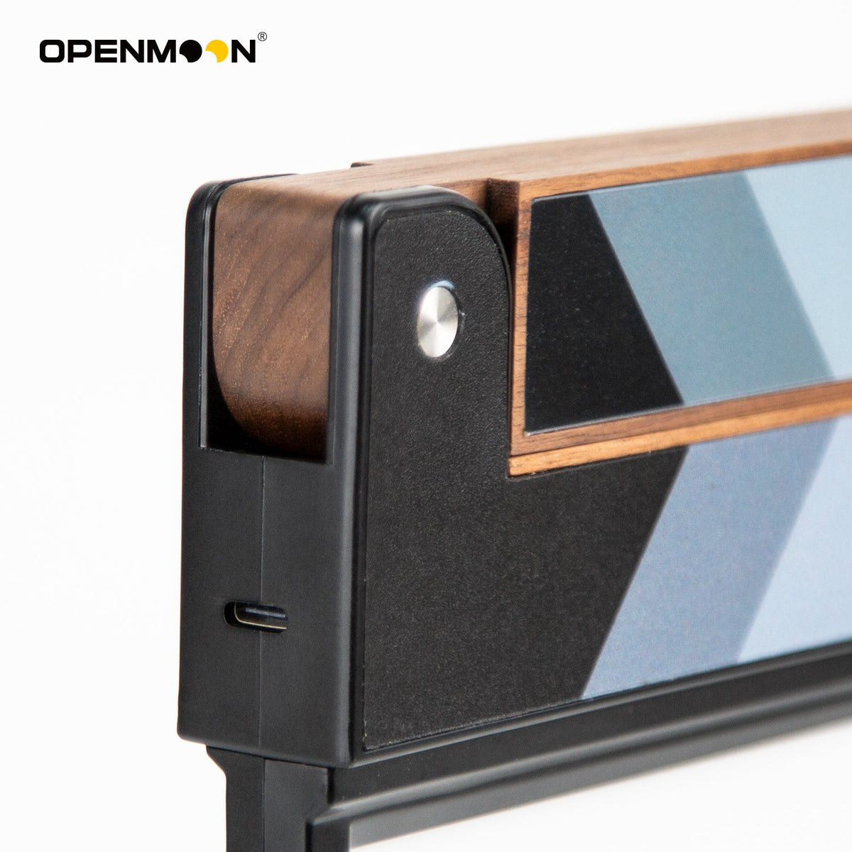 OpenMoon x Aputure light slate in use on set